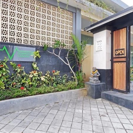 V Canggu Dormitory エクステリア 写真
