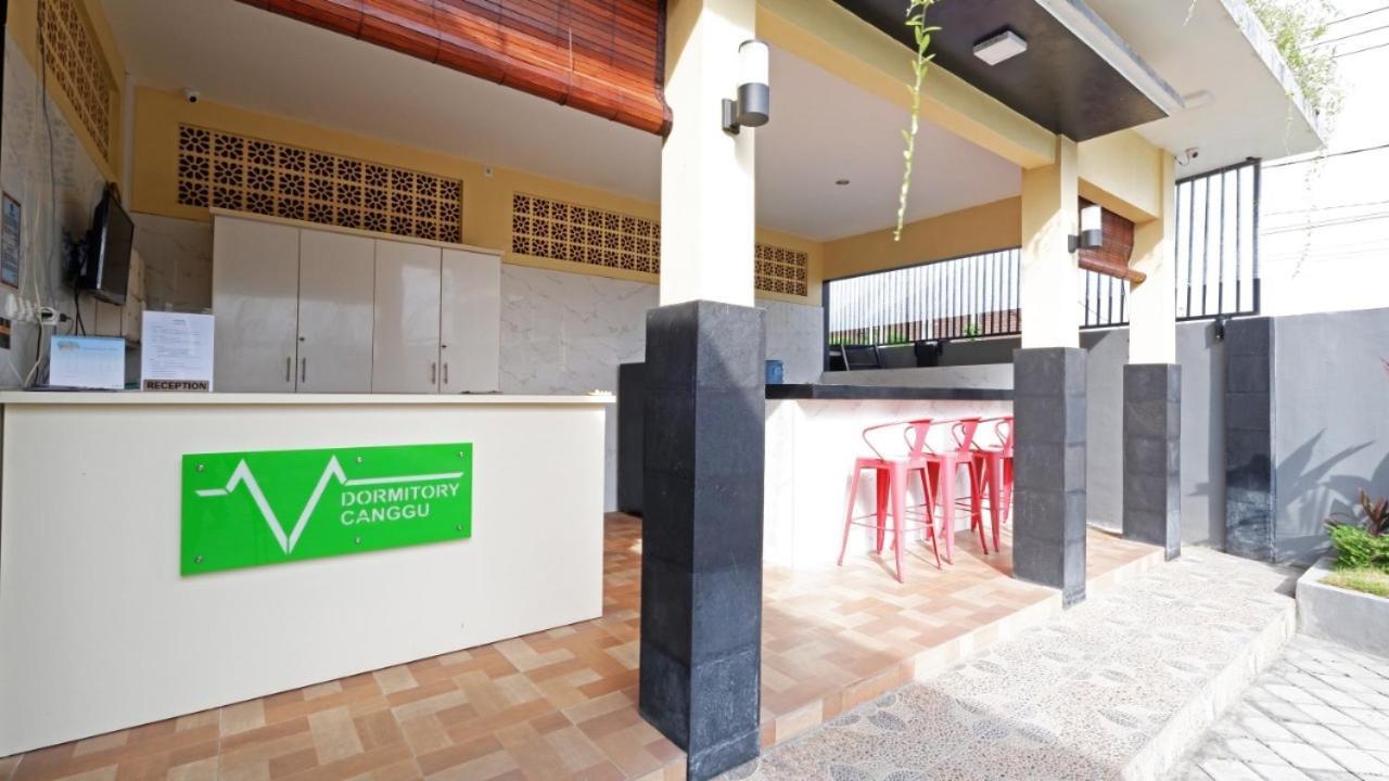 V Canggu Dormitory エクステリア 写真