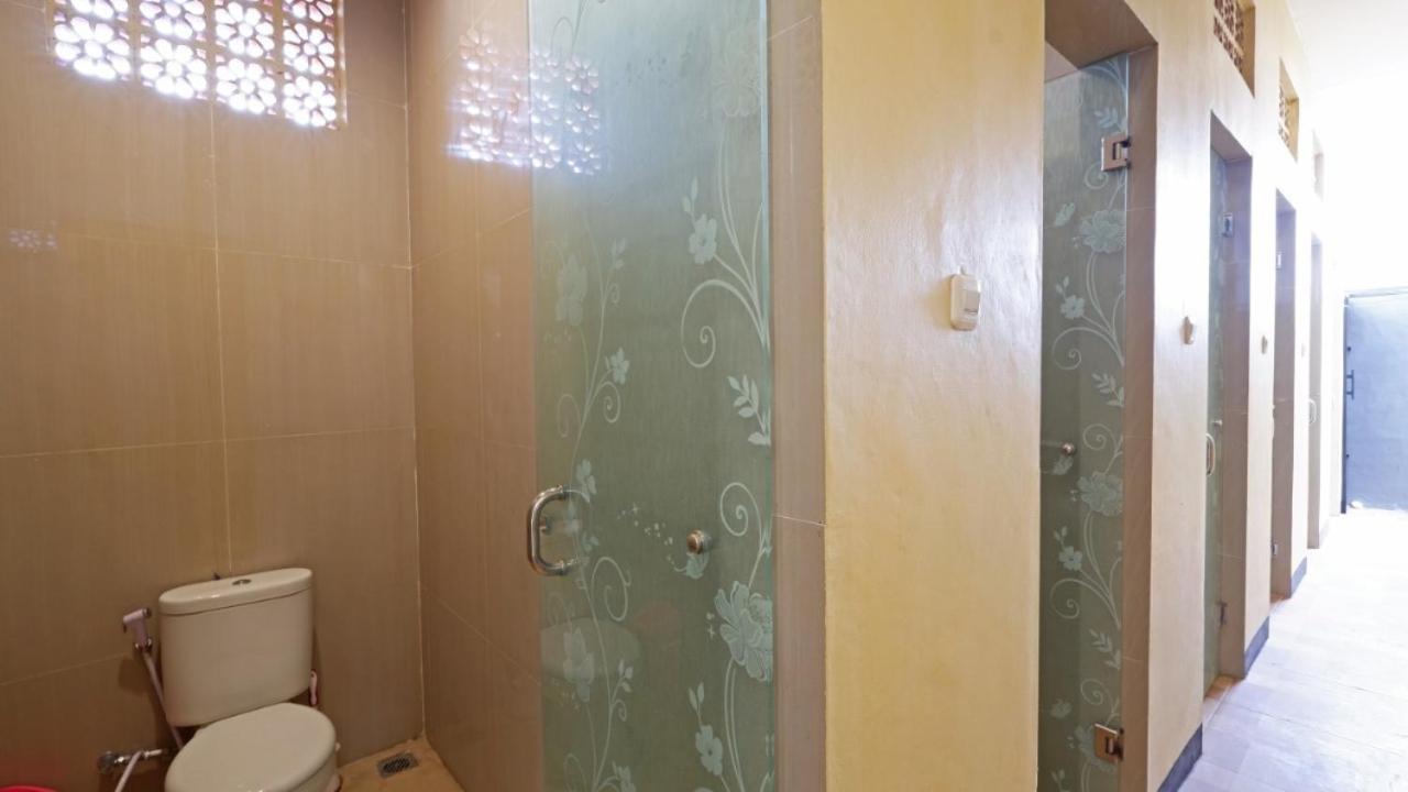 V Canggu Dormitory エクステリア 写真