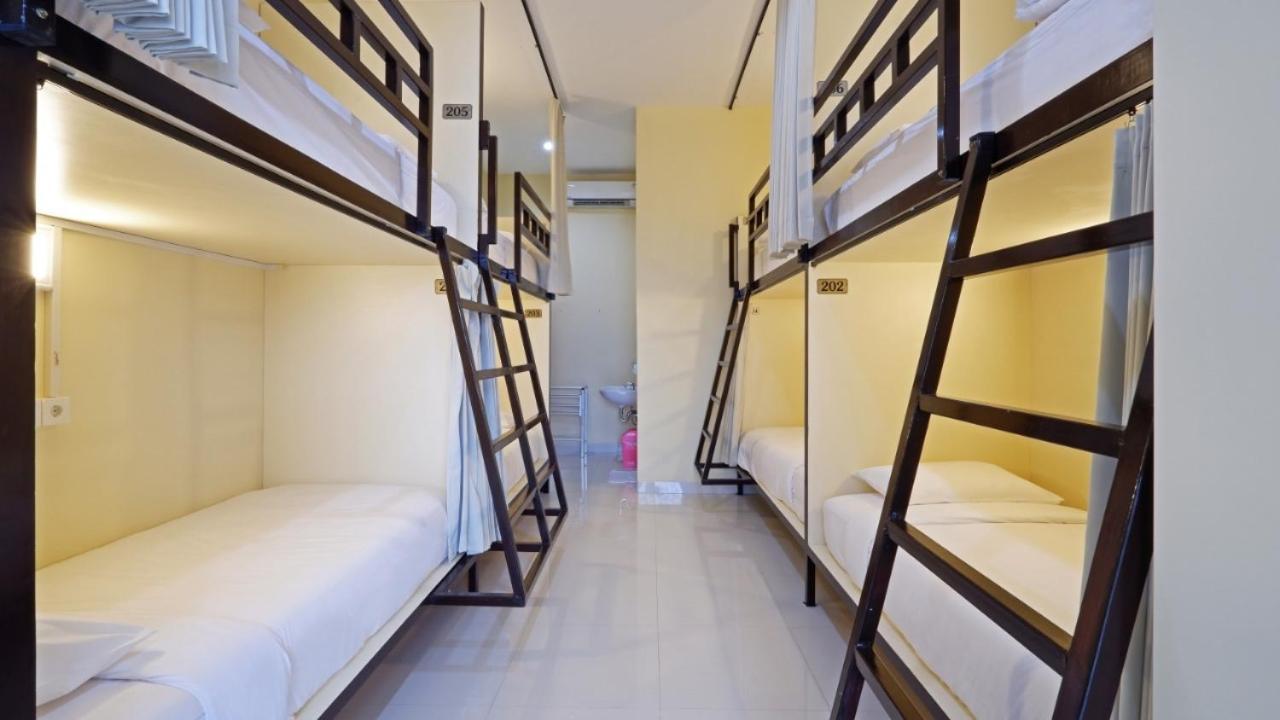 V Canggu Dormitory エクステリア 写真