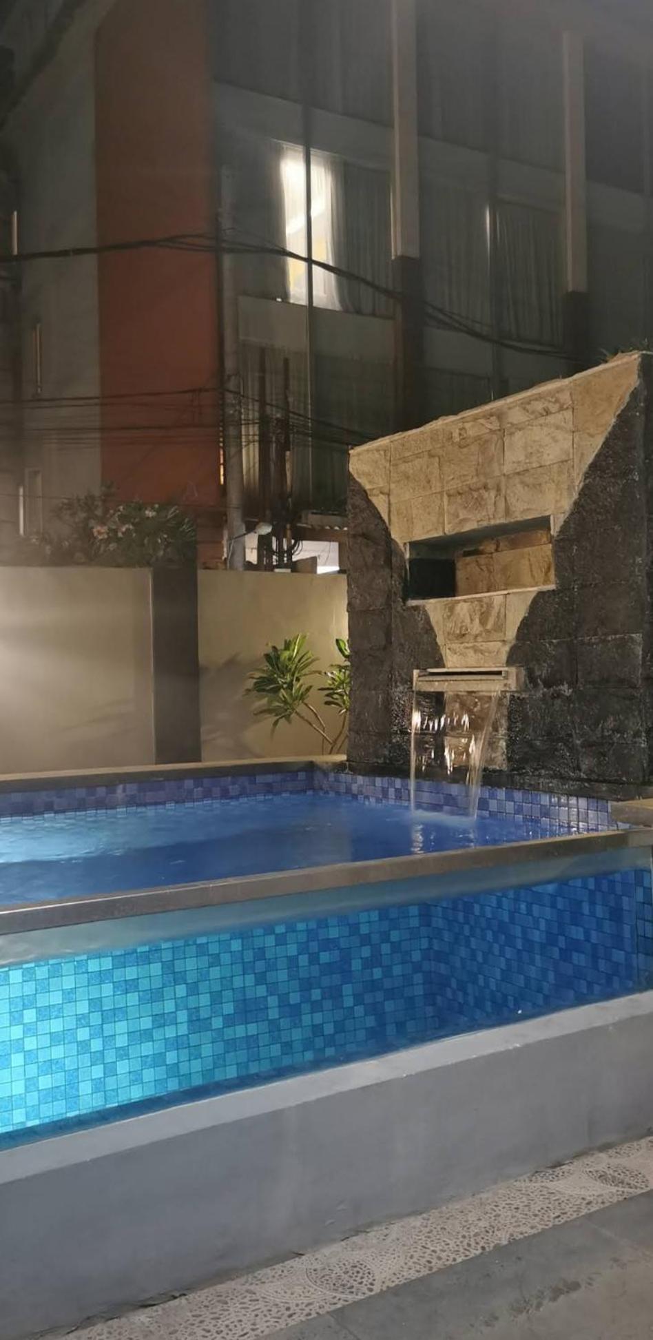 V Canggu Dormitory エクステリア 写真
